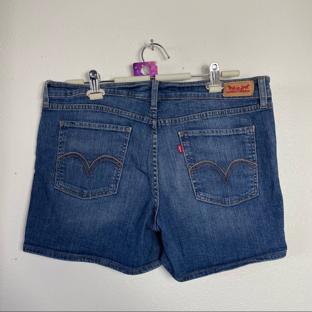 Women’s Levi’s Blue Shorts Size: 30 - Picture 2 of 8